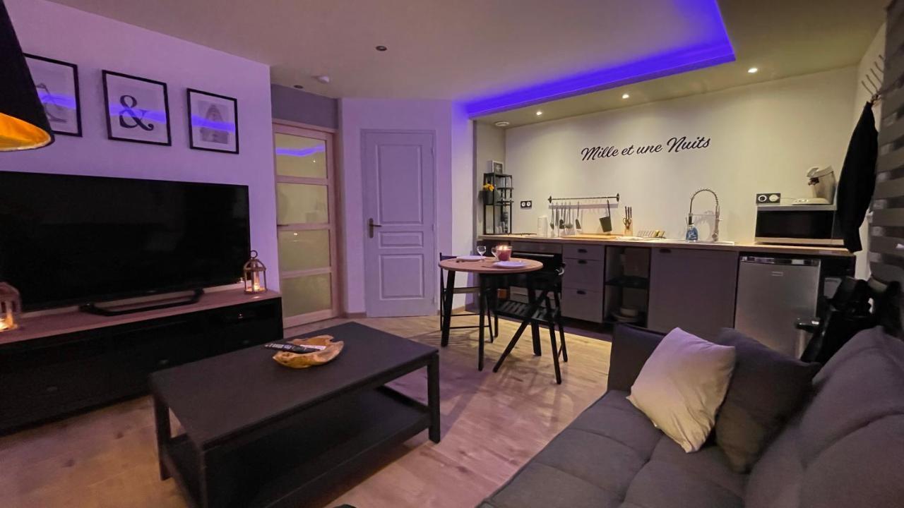 Mille et une nuit, appartement en RDC avec exterieur et parking Dole Extérieur photo