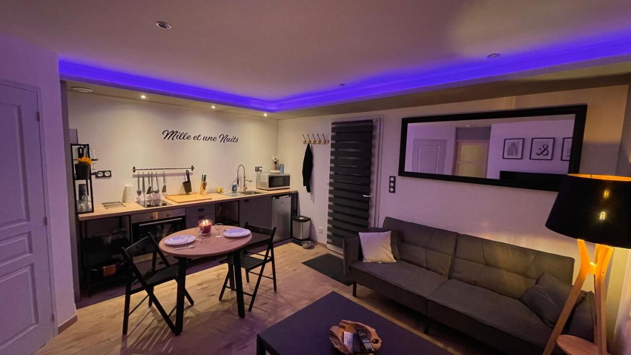 Mille et une nuit, appartement en RDC avec exterieur et parking Dole Extérieur photo