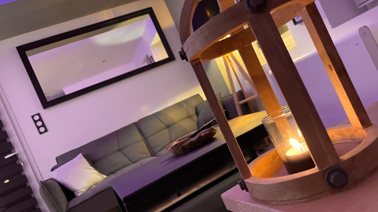 Mille et une nuit, appartement en RDC avec exterieur et parking Dole Extérieur photo